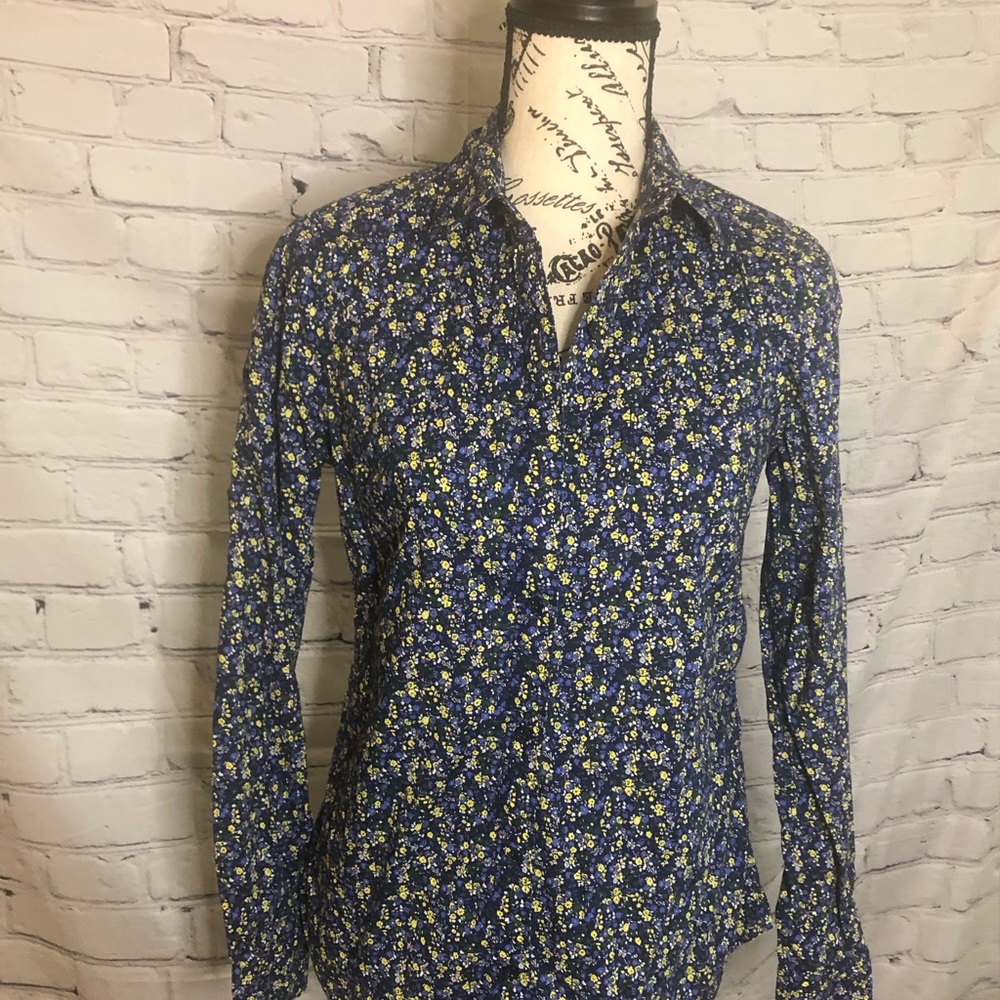 Women’s Banana Republic Floral button down shirt.
